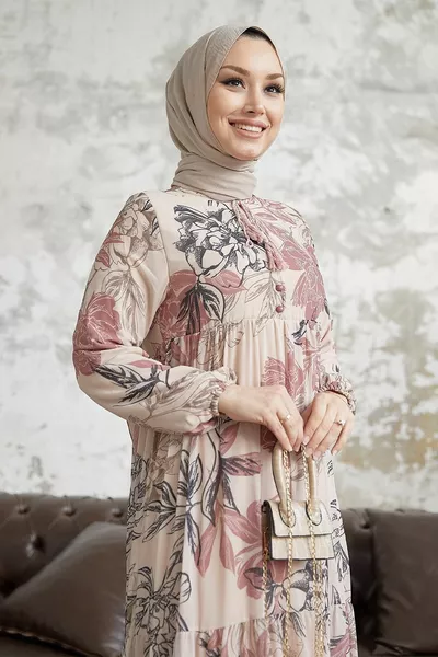 Jalya Encolure Boutonnée Cordon de Serrage Robe Hijab Mousseline - Poudre