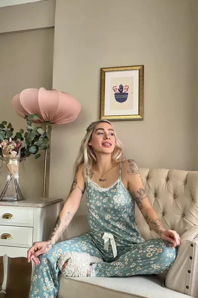 الأخضر البسيطة ديزي الرباط حبل حزام محبوك المرأة بيجامة مجموعة