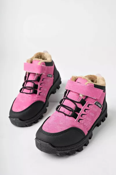 Водо- и морозостойкие зимние сапоги для девочек