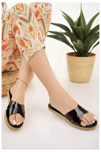 المرأة النعال شفافة أنيقة عارضة شاطئ البحر ضيف المهر النعال