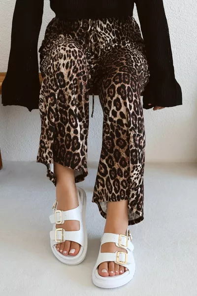 Страхотна двойна лента Златна катарама Детайлни дамски сандали за ежедневен комфорт