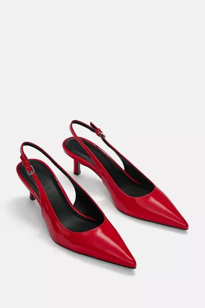 كعب مفتوح من الخلف