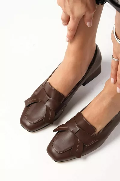 Brenda Brown Blunt Toe Short Heels