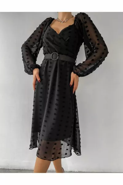 Siyah diz altı elbise