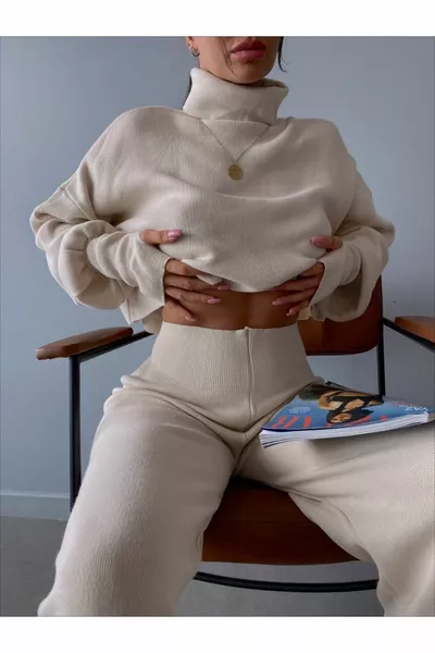 Finger-Slip Crop High-Waist Knit Set in Ecru