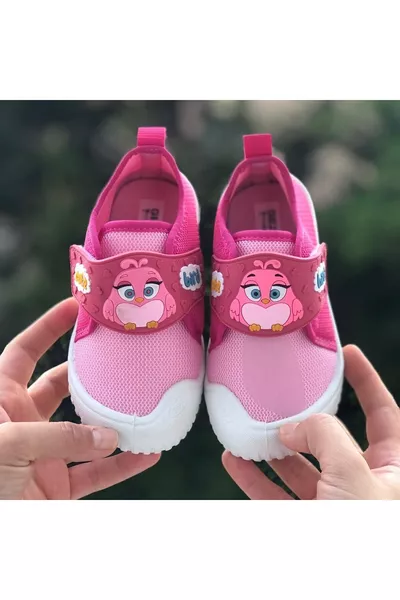 حذاء أطفال للفصل ورياض الأطفال في المنزل والروضة بنعل ناعم مقاوم للانزلاق وحذاء رياضي للأطفال مزود بشريط لاصق