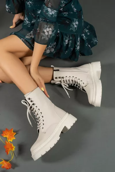 حذاء نسائي بكعب إضافي بلون البيج بسحاب 