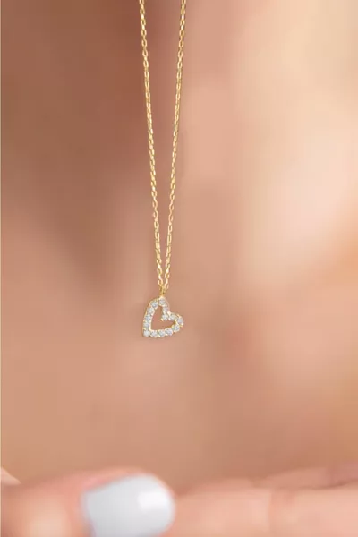 قلادة فضة عيار  بشكل قلب نسائي