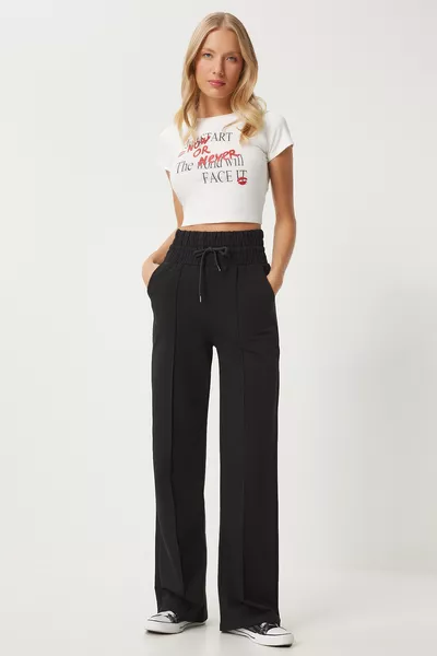 سروال رياضي نسائي أسود بسيط مع جيوب 