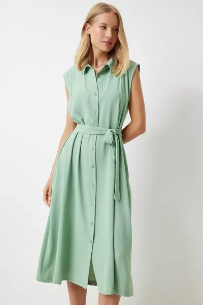 فستان قميص صيفي نسائي من الكتان والفيزون بحزام بلون أخضر بندق 