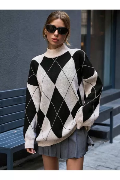 Pull en tricot noir à col montant pour femme avec motif baklava