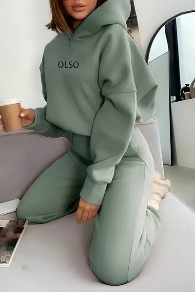 طقم رياضي نسائي بأعلى وأسفل بغطاء رأس مطبوع باللون الأخضر المائي