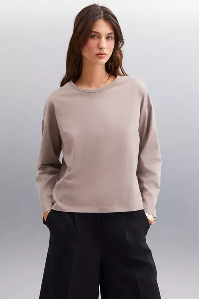 T-shirt femme oversized en coton biologique  % tricoté à manches longues couleur vison