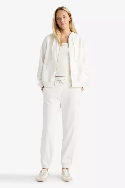 سويت شيرت أساسي بأكمام طويلة بغطاء للرأس وجيوب بسحاب موديل كاجوال مقاس مريح WN