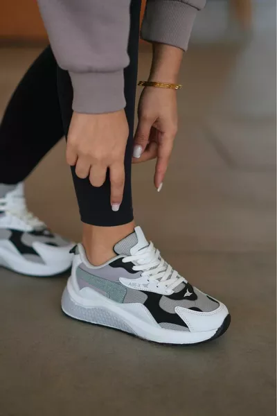 حذاء رياضي نسائي جليدي يومي 