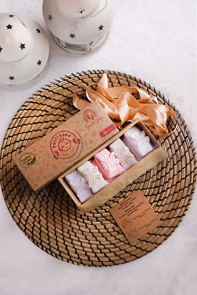 Organic Cotton Ribboned Baby Girls 5-Piece Boxed Premium Newborn Baby Socks