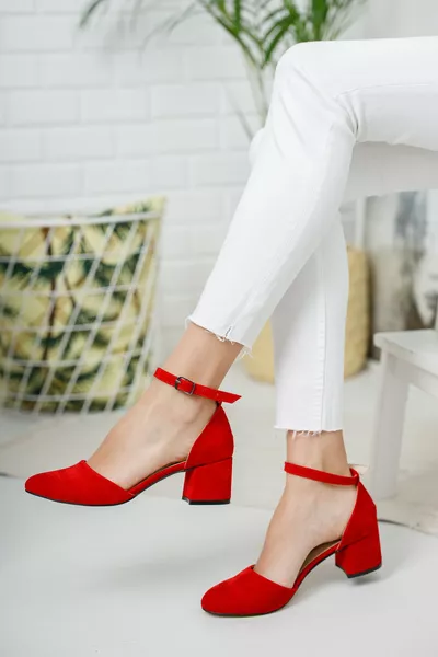 حذاء كعب عالي من الجلد المدبوغ الأحمر للنساء، كلاسيكي جديد