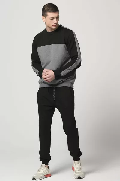 بدلة رياضية أساسية رجالية بتفاصيل، باللون الأسود