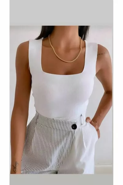 توب قصير نسائي