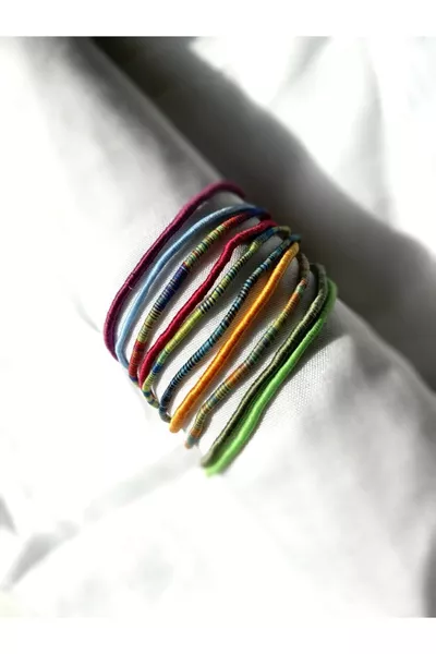 طقم  أساور من الخيوط