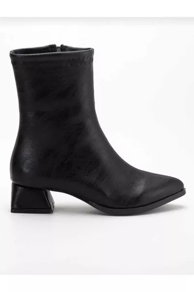 حذاء نسائي أسود بسحاب وكعب قصير وخياطة وسطية