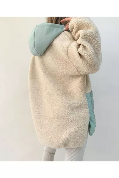 معطف مبطن من المخمل