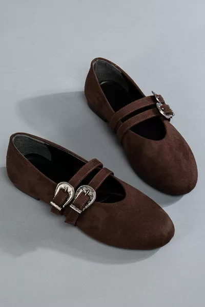 حذاء باليرينا نسائي من المخمل بقفل وحشوة بطعم القهوة