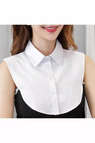 Col chemise à demi-ouverte  % popeline blanche