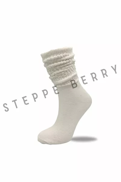 جوارب ساق طويل بيضاء رفيعة مترهلة