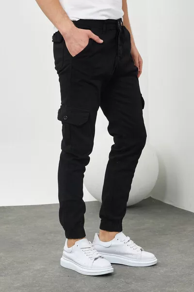 Heren broek met elastische boorden, hoge taille en zwarte cargozakken