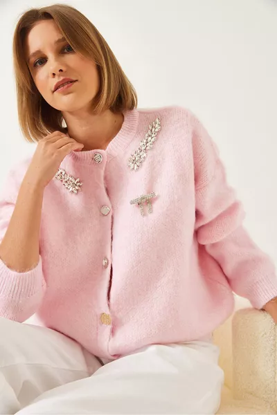 كارديغان تريكو بترتر وقلادة نسائية 