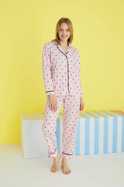 roze en zwarte stip patroon knopen welt gebreide pyjamaset
