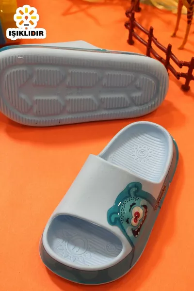 صنادل أطفال يومية بأرضية مضادة للانزلاق مع إضاءة للشاطئ والبحر