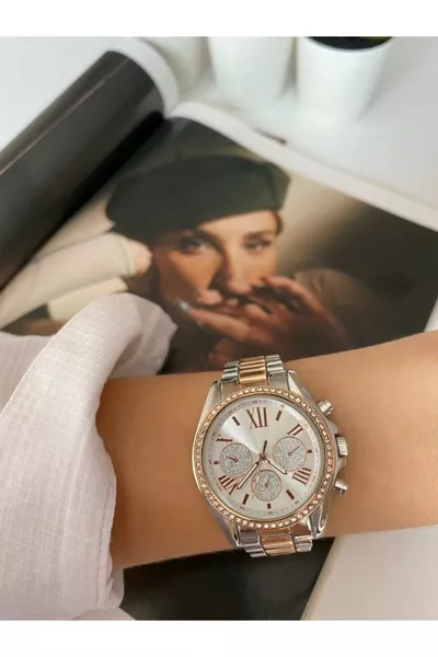 Montre pour femme à bracelet métallique avec pierres