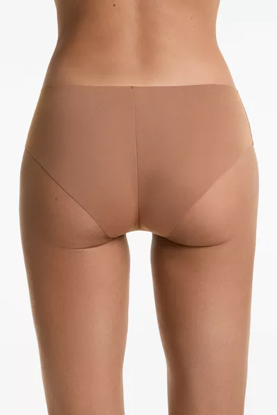 5 pieces of invisible PANTONE™ hipster panties made with polyamide blend