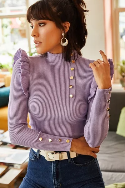 Maglione in maglia sopra la vita da donna Lila con volant e bottoni 