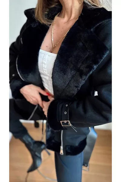 Дамско велурено яке с колан и бързозакопчаващи се детайли