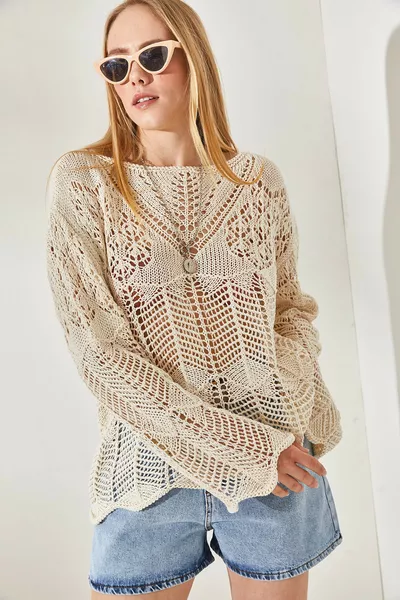 Women's Ecru V-Neck Detail Spanish Sleeve Lace Blouse 