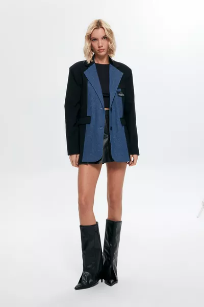 جاكيت بليزر أسود بتفاصيل جينز