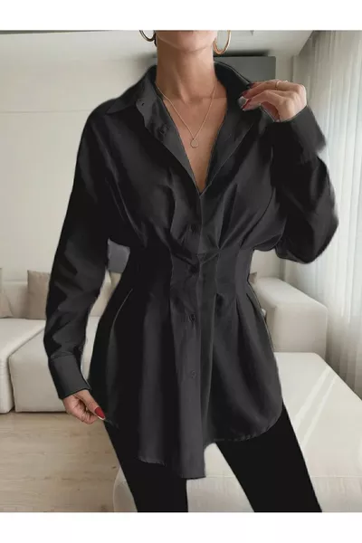 قميص أسود نسائي بأزرار وطيّات عند الخصر