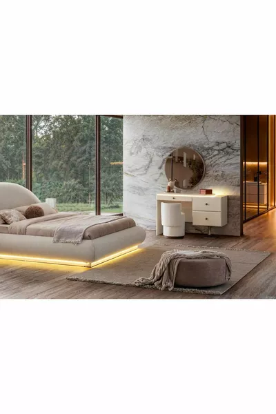 Marle Medium Reflect Bedroom Set