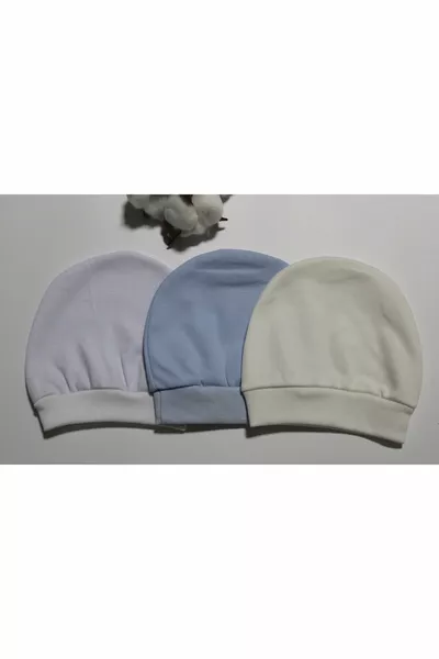Комплект от 3 бебешки шапки от трико за новородени