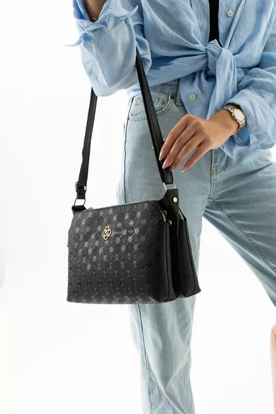 حقيبة عالية الجودة من الجلد النباتي بلون أسود بنقشة بولو، بثلاثة أقسام، حزام كتف قابل للتعديل للتعليق عبر الكتف