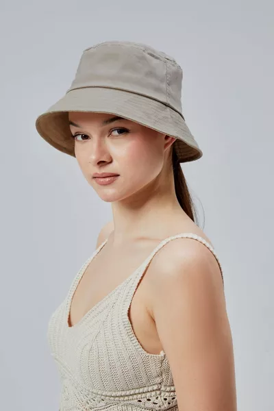 قبعة دلو قماش صيفية، قبعة صياد بسيطة للرجال والنساء، بيج للجنسين