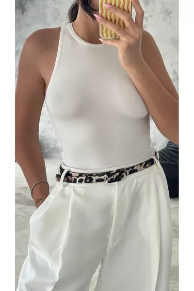 طقم نسائي أساسي بمشبك مربع 4 قطع: حزام فستان و جاكيت و سروال