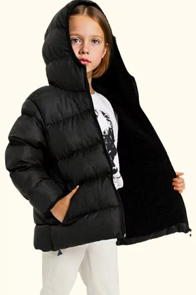 معطف شتوي مضاد للماء والرياح للفتيات، مبطن بالفرو الداخلي وذو قبعة، لونه أسود
