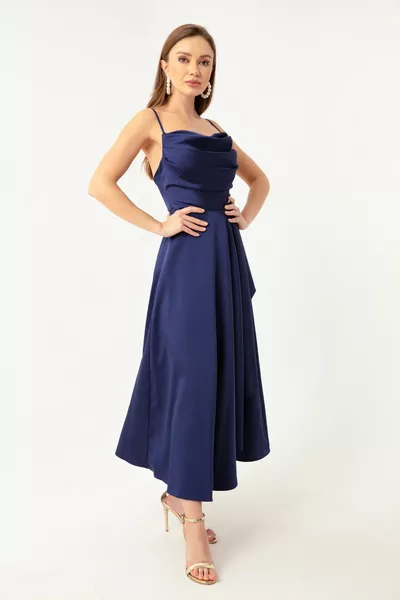 Abito da sera midi in raso con balza blu navy da donna e abito da laurea