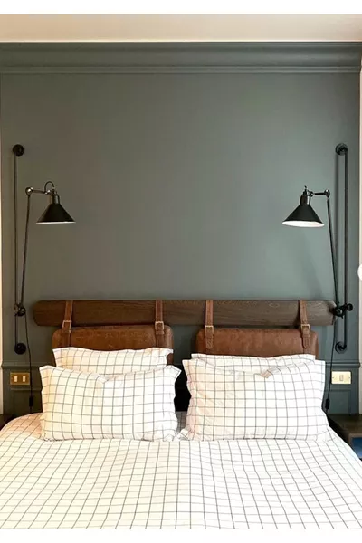 سرير فندق بوتيك مع رأس قاعدة سرير مصمم للغرف مزدوجة وفردية وديكور الجدار