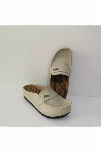 Gesloten Voorzijde Dagelijkse Indoor Slippers Crème