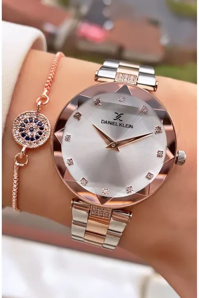 ساعة يد نسائية بزجاج مقطوع باللون الفضي الوردي - مع سوار كهدية